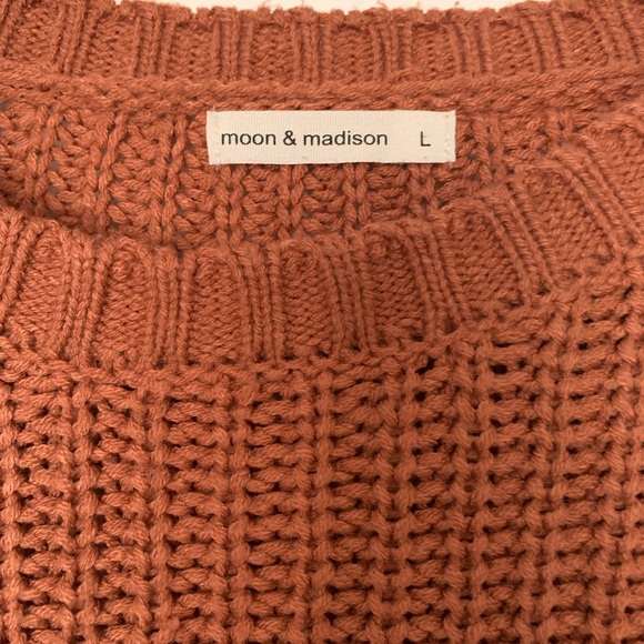 🚨Moon and Madison Sweater - Picture 3 of 4